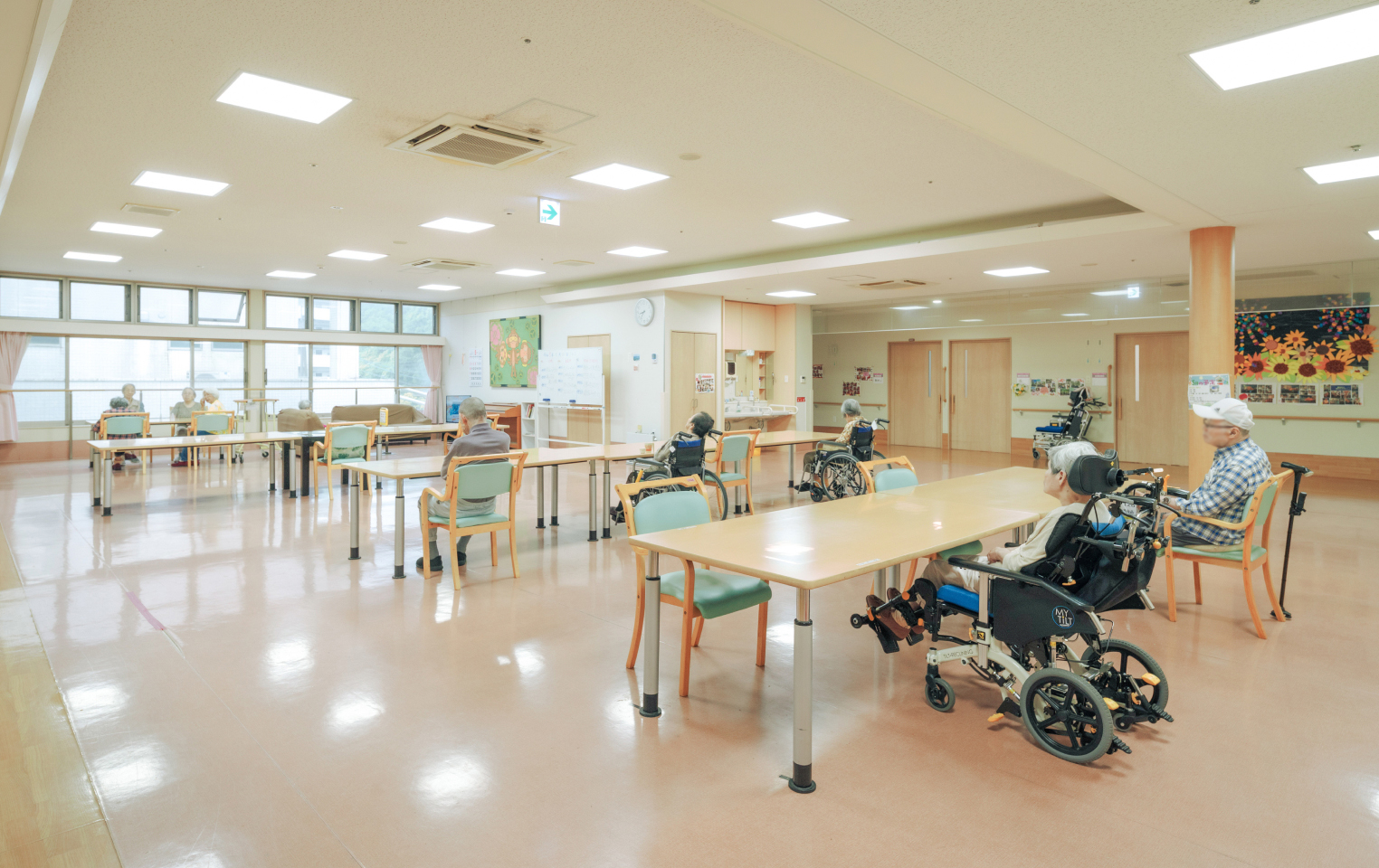 介護付有料老人ホーム 芳生平和が丘館 施設の雰囲気1